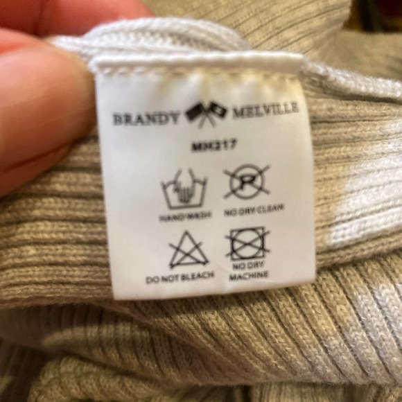 Brandy Melville Heather Grey Cropped Ribbed Cotton Button Down Cardigan SOLD - Picture 5 of 6